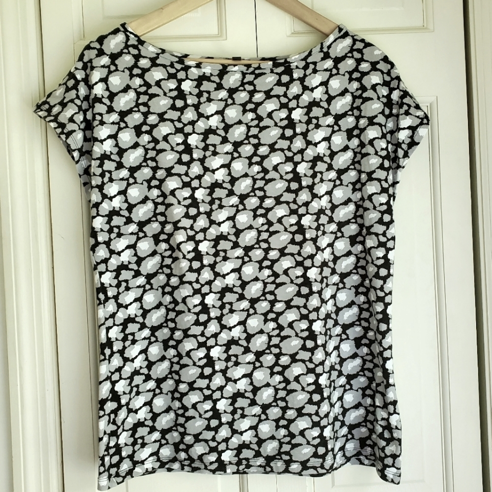 TALBOTS Black & Grey Leopard Print Top (L)